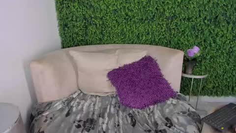 Emmiily online show from February 19, 2025, 2:12 am