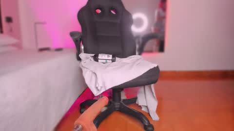    online show from November 29, 2025, 11:57 am