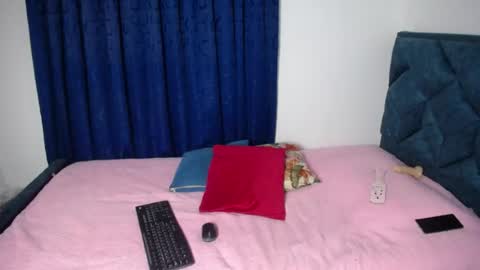 Snapshot of emmilychevalier chatting on May 20, 2026, 6:19 am Emmily online show from May 20, 2026, 6:19 am