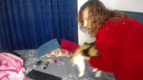 Snapshot of emmilychevalier chatting on June 7, 2026, 5:44 am Emmily online show from June 7, 2026, 5:44 am