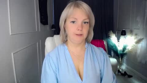 emmmam online show from September 17, 2025, 11:12 am