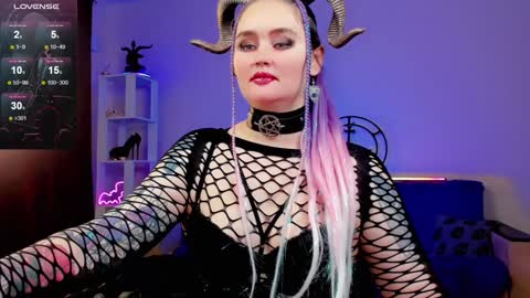 Emmy Bright     50  online show from December 8, 2024, 3:21 am