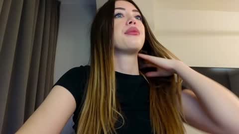 Em online show from December 6, 2024, 12:56 am