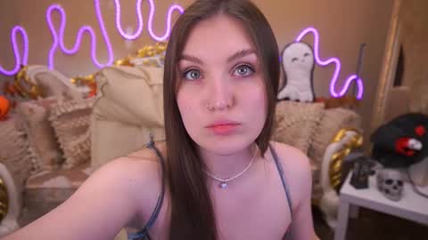 Snapshot of emmycharm chatting on November 3, 2025, 6:58 am E M M Y online show from November 3, 2025, 6:58 am