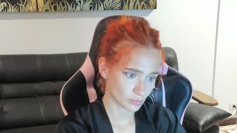 Emmylie online show from April 5, 2026, 7:11 pm