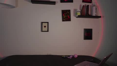 Snapshot of emorisplash chatting on December 3, 2025, 5:33 pm Emori Splash online show from December 3, 2025, 5:33 pm