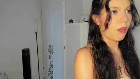 Snapshot of emperatriiiz chatting on December 5, 2025, 4:47 pm Emperatriz online show from December 5, 2025, 4:47 pm