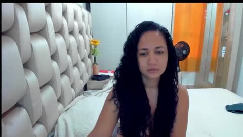emperatriztapia online show from December 3, 2024, 11:22 am