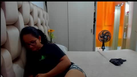 emperatriztapia online show from December 15, 2024, 4:59 pm