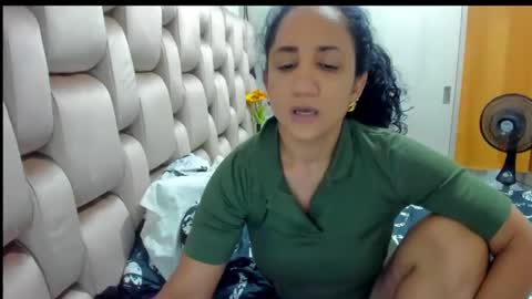 emperatriztapia online show from January 6, 2025, 1:09 am