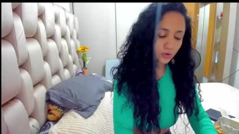 emperatriztapia online show from January 13, 2025, 3:01 am