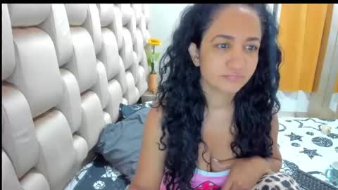 emperatriztapia online show from February 13, 2025, 10:02 am
