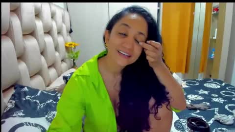 emperatriztapia online show from February 27, 2025, 12:32 am