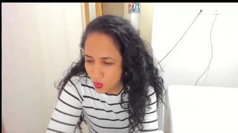 emperatriztapia online show from November 11, 2025, 12:10 am