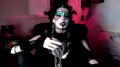 Snapshot of empressmorrigan chatting on December 19, 2025, 11:17 am Morrigan online show from December 19, 2025, 11:17 am