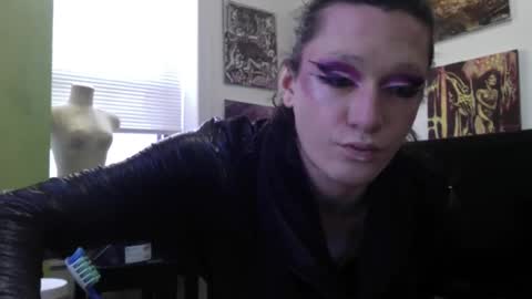 empusalamia online show from January 22, 2025, 8:49 pm