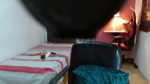 Emy online show from January 22, 2025, 10:37 pm