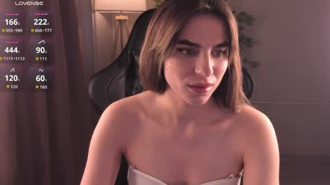 emy__angel online show from April 6, 2026, 4:46 am