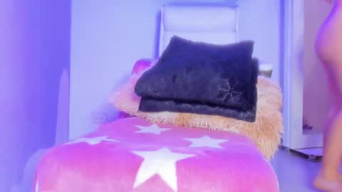 Emy online show from January 15, 2025, 2:13 pm