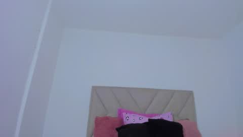 Emy online show from October 10, 2025, 4:22 am