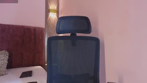 Emy online show from February 8, 2026, 7:06 pm