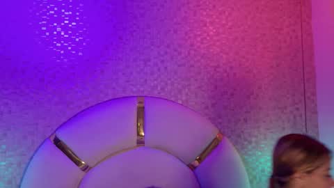 Emy  online show from December 5, 2025, 11:41 am