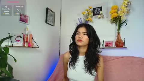 emycarver09 online show from September 21, 2025, 1:02 pm