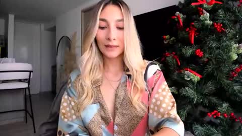 emyconneer online show from December 13, 2024, 1:55 pm