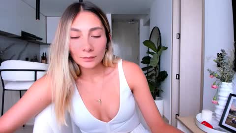 emyconneer online show from February 5, 2025, 6:26 pm