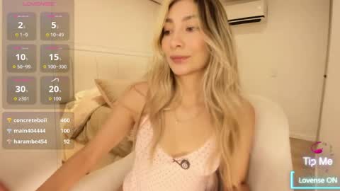Snapshot of emyconneer chatting on June 19, 2026, 3:49 pm emyconneer online show from June 19, 2026, 3:49 pm