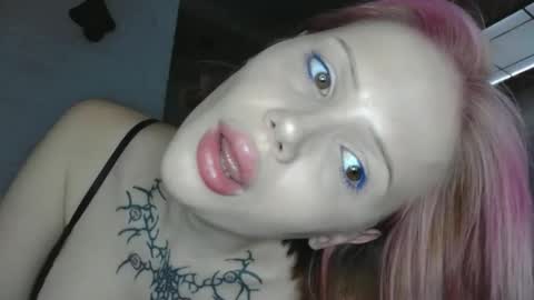 Snapshot of emydeliro chatting on September 17, 2025, 7:59 pm emydeliro online show from September 17, 2025, 7:59 pm