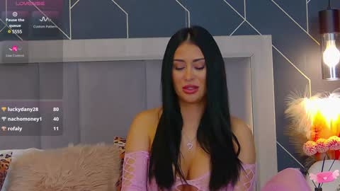 Snapshot of emylaveau chatting on February 5, 2025, 8:32 am Emy online show from February 5, 2025, 8:32 am
