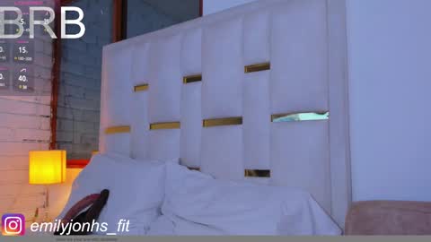 EMYLY  online show from February 6, 2025, 2:22 am