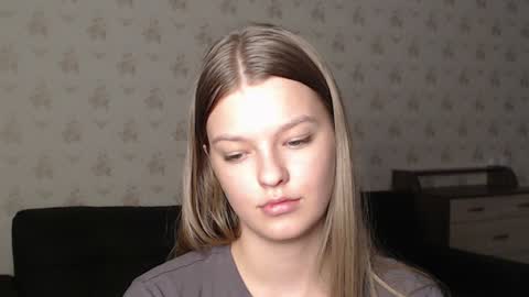 EmySway online show from December 12, 2024, 7:48 pm