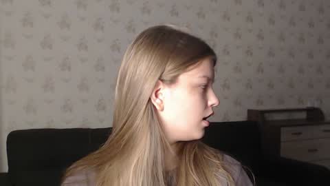 EmySway online show from December 21, 2024, 4:36 pm