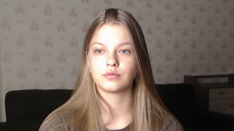 EmySway online show from December 21, 2024, 10:40 pm