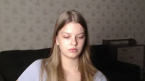 EmySway online show from December 22, 2024, 2:27 pm