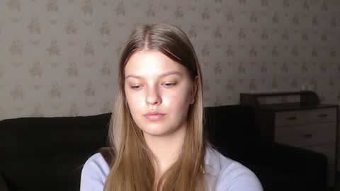 EmySway online show from December 22, 2024, 6:04 pm