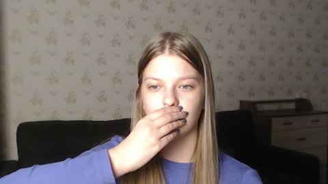 EmySway online show from December 30, 2024, 7:53 pm