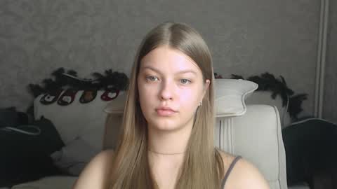 EmySway online show from January 4, 2025, 2:14 pm