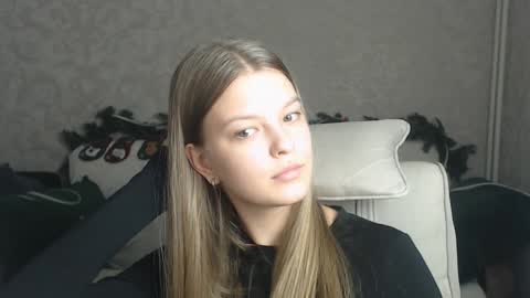 EmySway online show from January 7, 2025, 2:51 pm