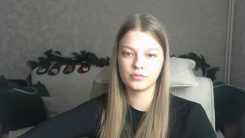 EmySway online show from January 7, 2025, 9:14 pm