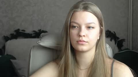 EmySway online show from January 31, 2025, 4:36 am