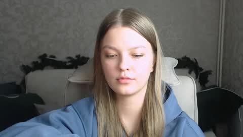 EmySway online show from January 31, 2025, 2:07 pm