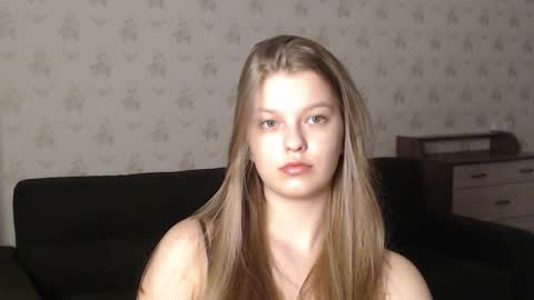 EmySway online show from February 25, 2025, 7:14 pm