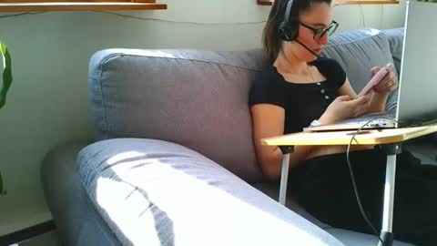 emyxxl online show from April 9, 2026, 1:16 pm