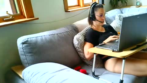 Snapshot of emyxxl chatting on July 9, 2026, 1:37 pm emyxxl online show from July 9, 2026, 1:37 pm