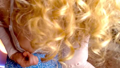 Snapshot of enchanti chatting on January 31, 2025, 5:53 pm Enchanti online show from January 31, 2025, 5:53 pm