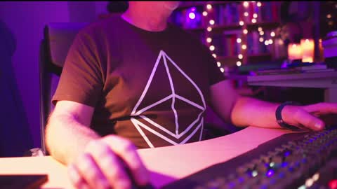 Snapshot of energybra chatting on January 4, 2025, 4:01 am uk online show from January 4, 2025, 4:01 am