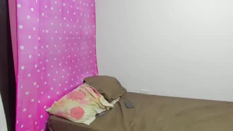 engel20042001 online show from December 11, 2024, 5:53 am